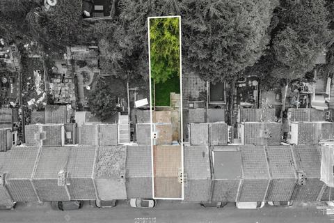 3 bedroom terraced house for sale, Chamberlain Road, Chatham, Kent, ME4