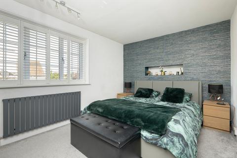 54 Middleton Road, Morden, SM4 6RT