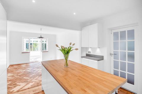 3 bedroom detached house for sale, Harestone Hill, Caterham CR3