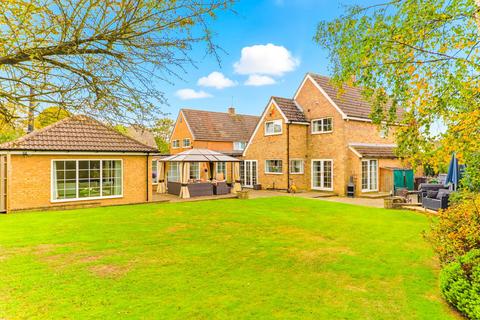 4 bedroom detached house for sale, Croft Bridge, Leeds LS26
