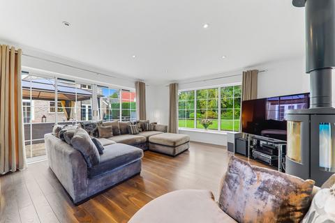 4 bedroom detached house for sale, Croft Bridge, Leeds LS26