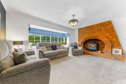 4 bedroom detached house for sale, Croft Bridge, Leeds LS26