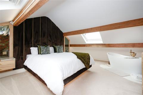 Angel Street, Shipley BD17