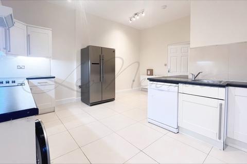 4 bedroom flat to rent, Bickenhall Mansions, London W1U