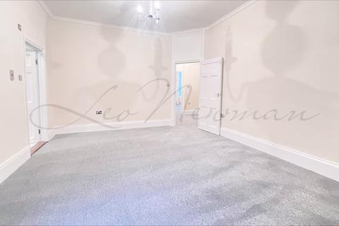 4 bedroom flat to rent, Bickenhall Mansions, London W1U