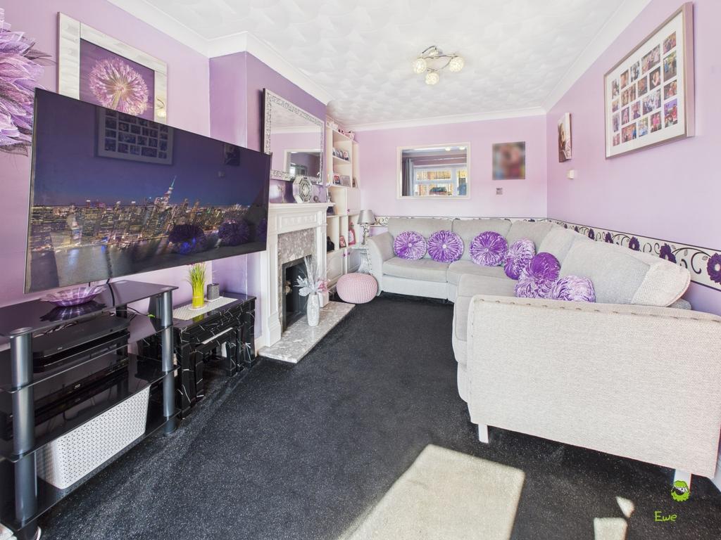 Presented by Clinton at Ewe Move Bexleyheath and Da