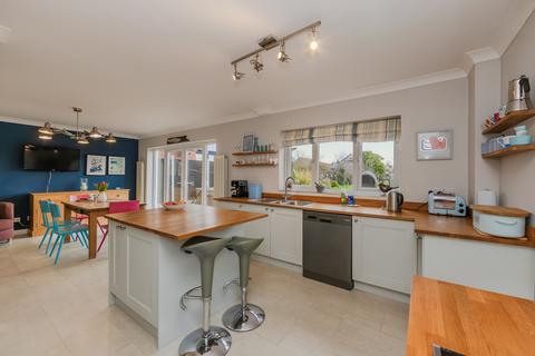 4 bedroom detached house for sale, West Mersea, CO5