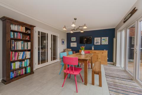 4 bedroom detached house for sale, West Mersea, CO5