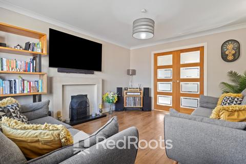 4 bedroom detached house for sale, Barnsley, South Yorkshire S71