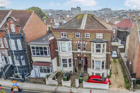 1 bedroom flat for sale, Victoria Road North, Southsea