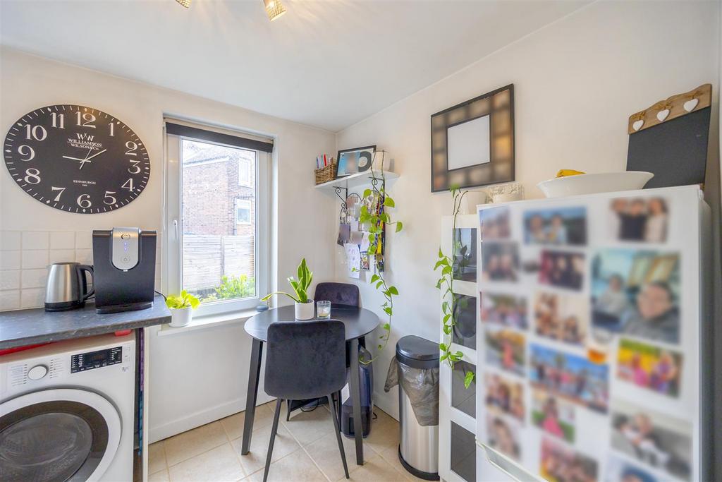 Dining Area.jpg
