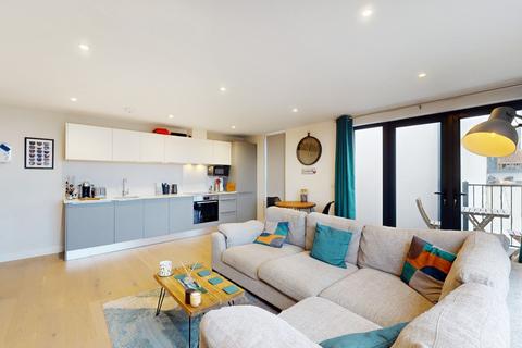 2 bedroom flat for sale, Luna Apartments, Ruislip HA4
