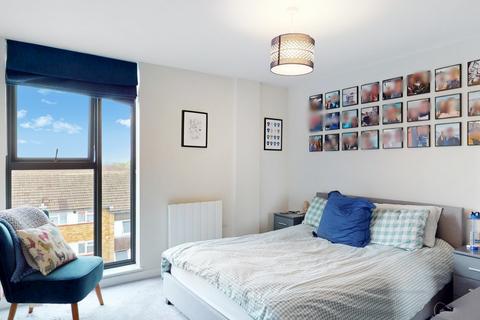 2 bedroom flat for sale, Luna Apartments, Ruislip HA4
