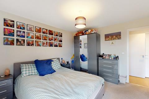2 bedroom flat for sale, Luna Apartments, Ruislip HA4