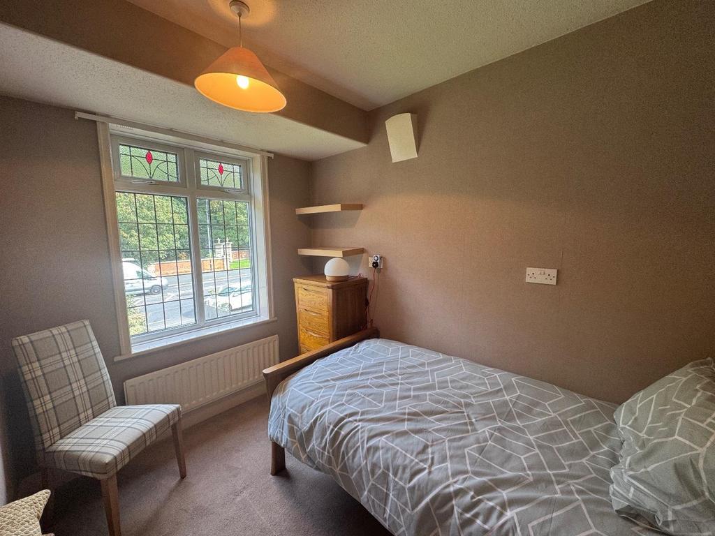 Bedroom (front)