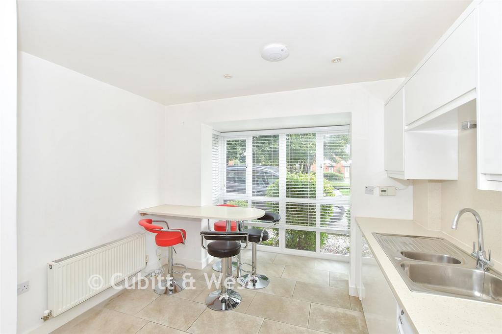 Kitchen/ Breakfast Room