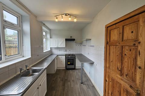 3 bedroom semi-detached house to rent, New Lane, Bolton