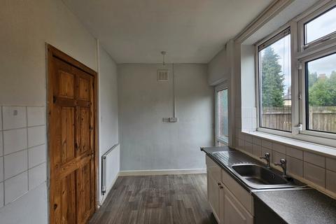 3 bedroom semi-detached house to rent, New Lane, Bolton