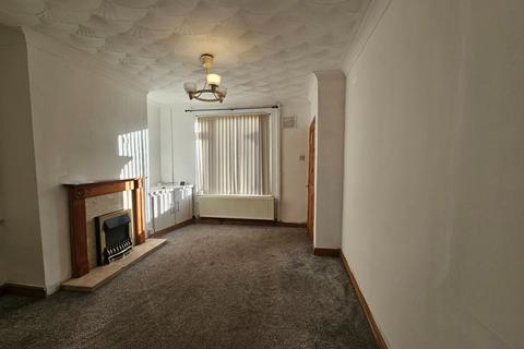 3 bedroom terraced house to rent, New Lane, Bolton