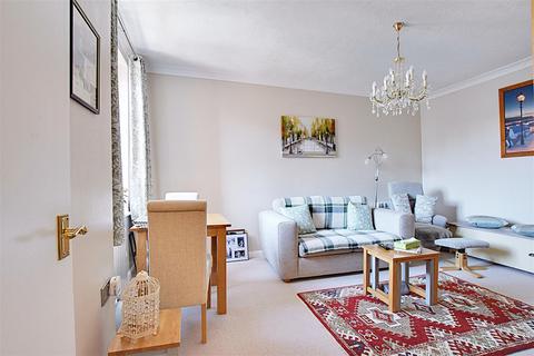 1 bedroom flat for sale, De La Warr Parade, Bexhill-On-Sea