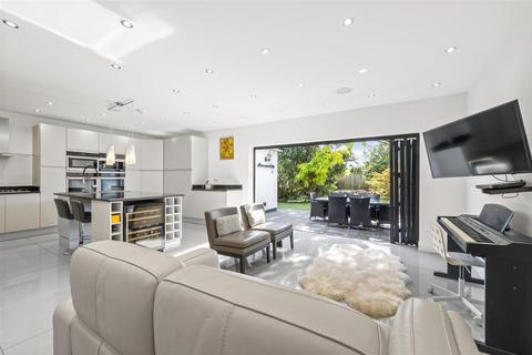 5 bedroom house for sale, Hollington Crescent, Motspur Park, New Malden, KT3