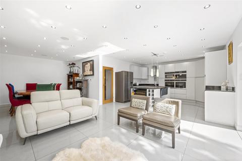 5 bedroom house for sale, Hollington Crescent, Motspur Park, New Malden, KT3