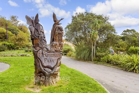 2 bedroom ground floor flat for sale, Lakeview, Rustington BN16