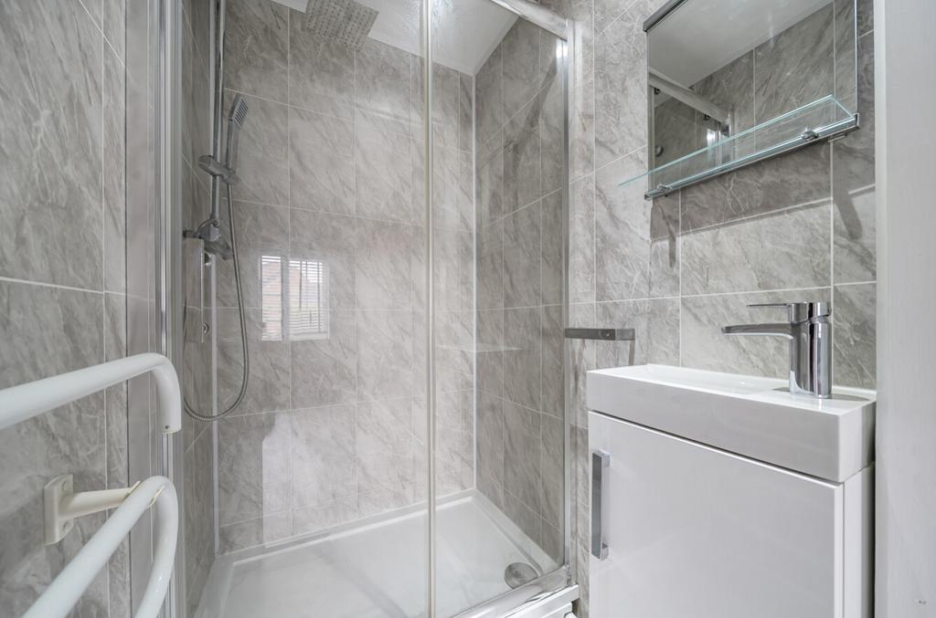 1361425-4-68dd57b424096