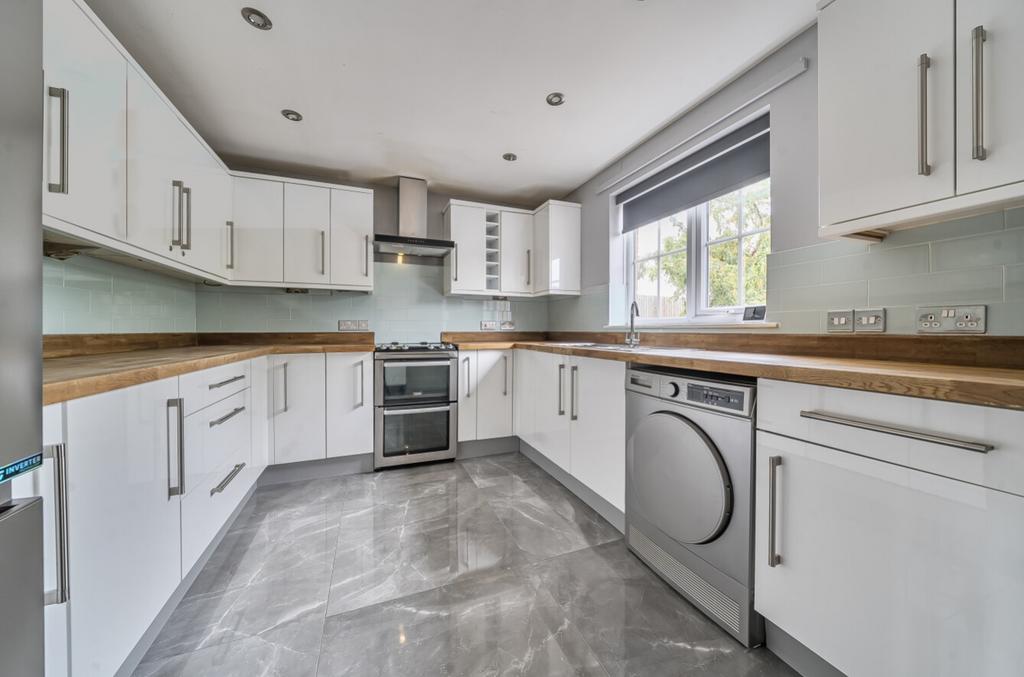 1361425-7-68dd5874b6f86