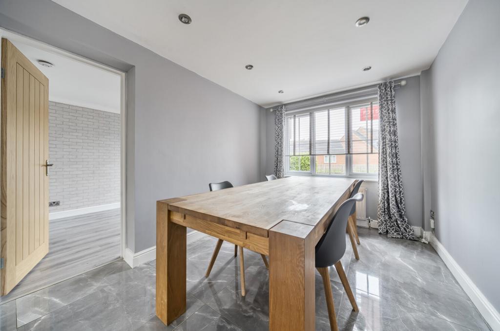 1361425-9-68dd5937d7b3c