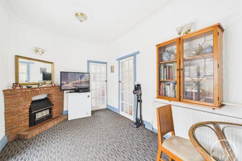 2 bedroom detached house for sale, Nixon Avenue, Leeds