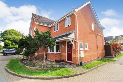 3 bedroom semi-detached house for sale, Lake View, Bedford