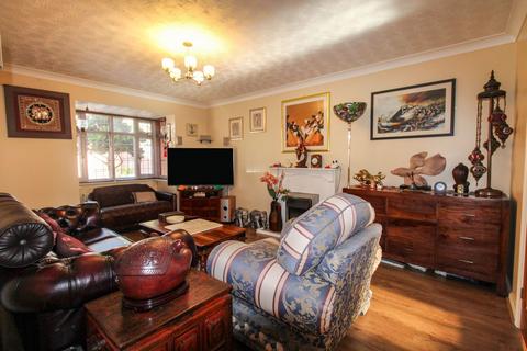 3 bedroom semi-detached house for sale, Lake View, Bedford
