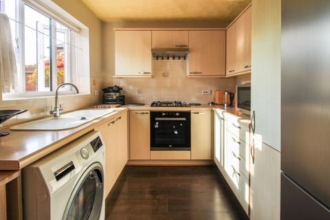 3 bedroom semi-detached house for sale, Lake View, Bedford