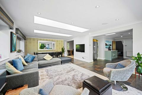 undefined, Mavelstone Close, Bromley BR1
