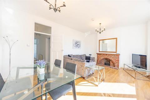 2 bedroom apartment for sale, FINCHLEY ROAD, Westcliff-On-Sea