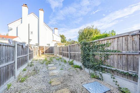 2 bedroom apartment for sale, FINCHLEY ROAD, Westcliff-On-Sea