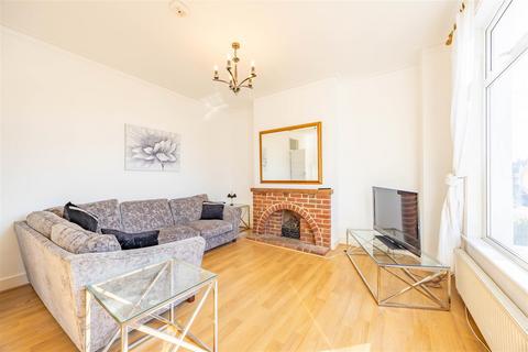 2 bedroom apartment for sale, FINCHLEY ROAD, Westcliff-On-Sea