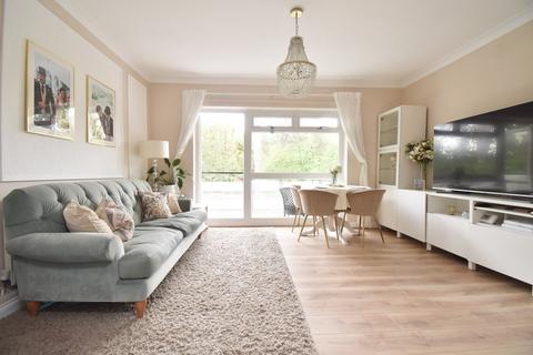 Oakdene Court, Walton-on-Thames, KT12