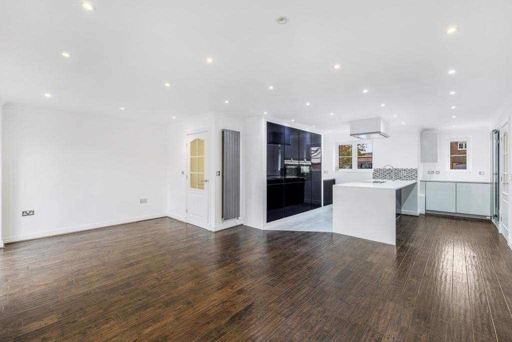 9 Bridge Walk (Burton Waters)-22