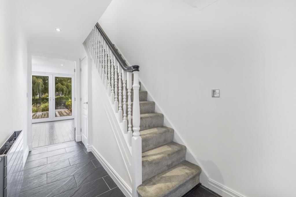 9 Bridge Walk (Burton Waters)-19