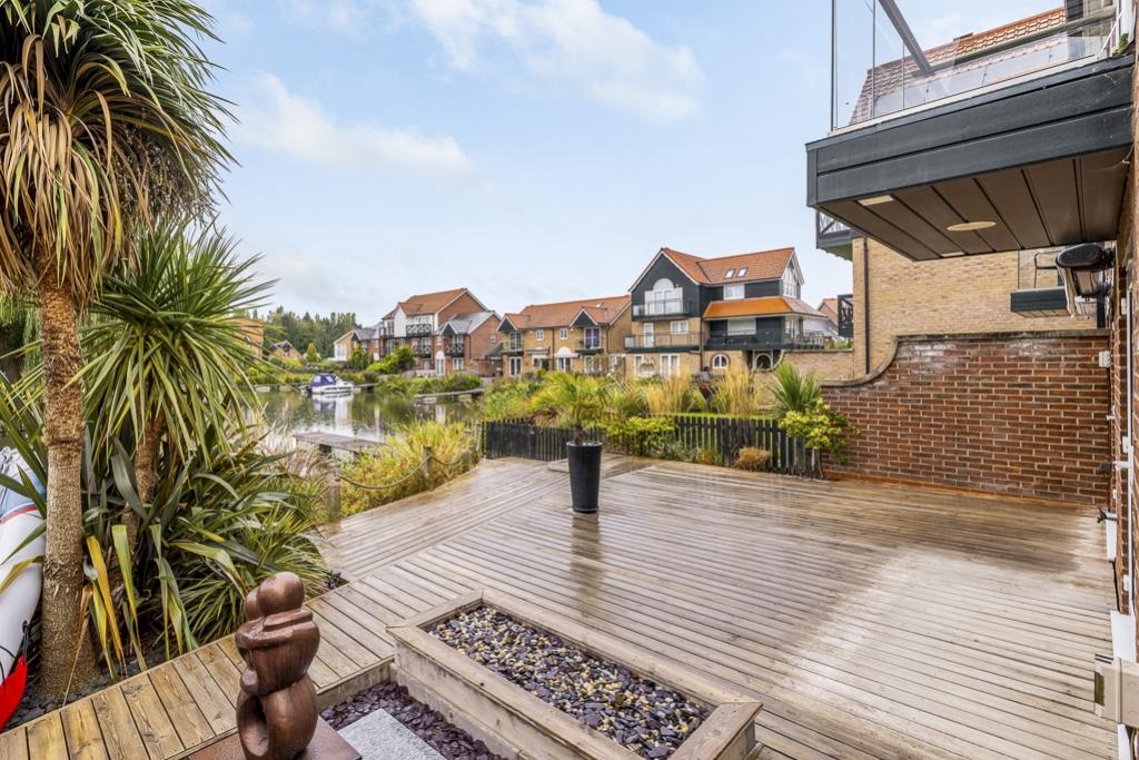 9 Bridge Walk (Burton Waters)-11