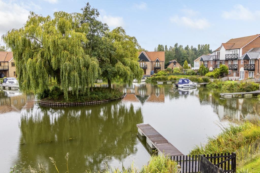 9 Bridge Walk (Burton Waters)-15