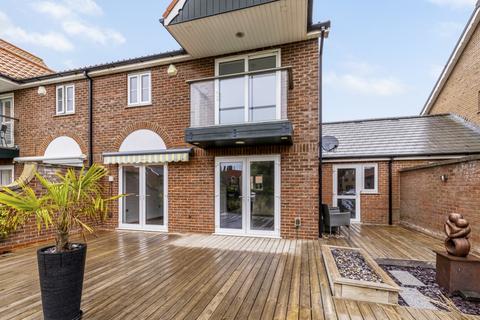undefined, Bridge Walk, Burton Waters, Lincoln, Lincolnshire, LN1