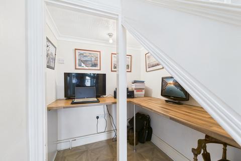 56 Podsmead Road, Gloucester, GL1 5PA