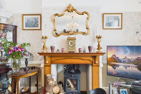 56 Podsmead Road, Gloucester, GL1 5PA