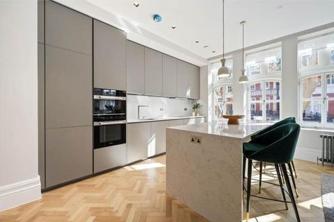 3 bedroom apartment to rent, Kensington Court, Kensington, W8