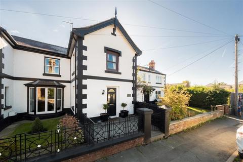 2 bedroom terraced house for sale, Castle Street, Holt