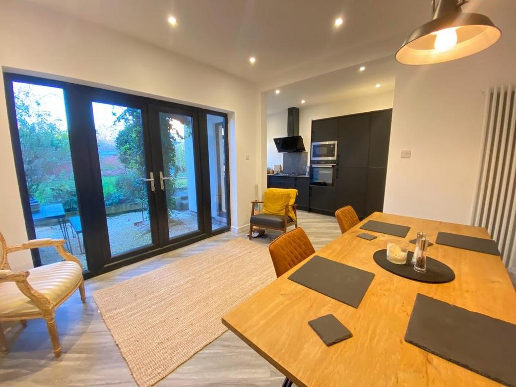 Living dining area