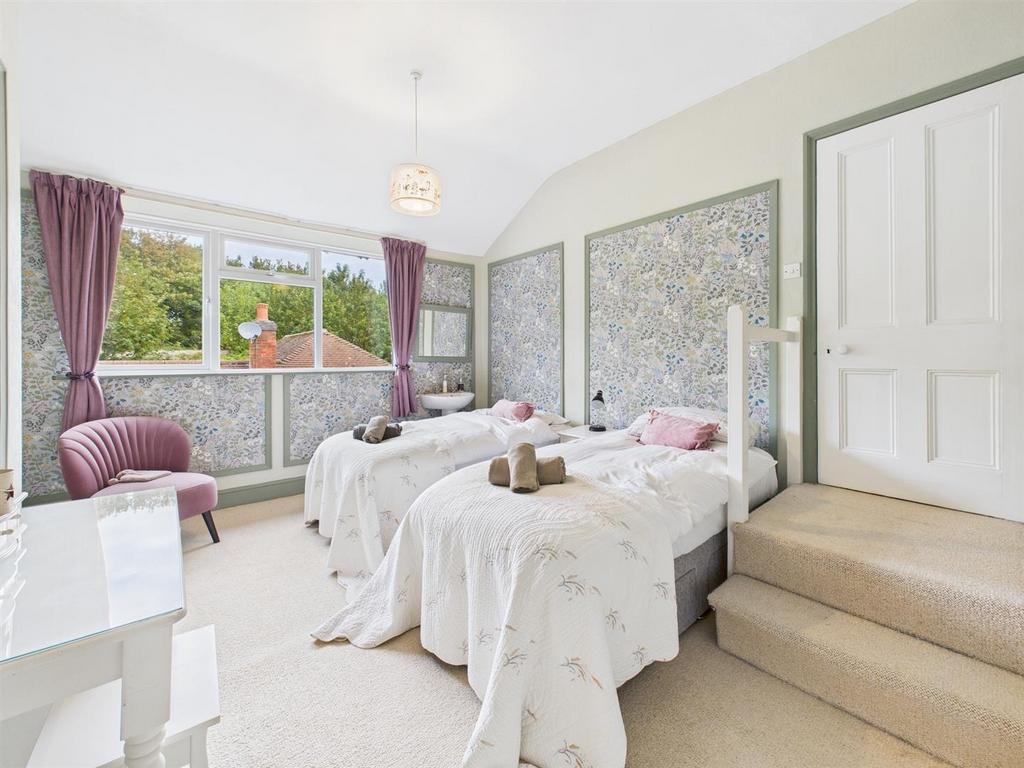 Bedroom: